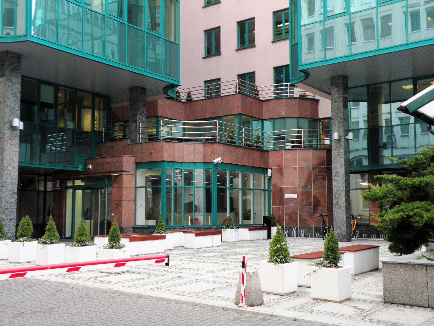 Zdjęcie architektury budynku Bliski Centrum